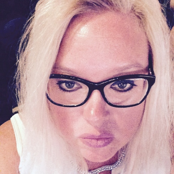 Meet your Posher, Kelley - Picture 3 of 7